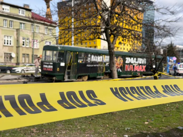 Tragedija u Sarajevu: Jedna osoba poginula, djevojčici rođenoj 2009. amputirana noga