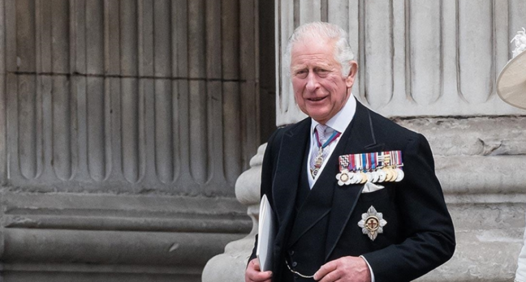 Oglasio se kralj Charles