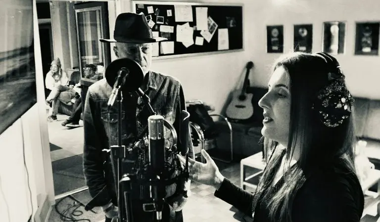 Divanhana i Vlado Kreslin poklanjaju nam baladu “Voljelo se dvoje mladih”