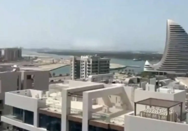 Turistički raj u grotlu rata, rakete preplavile nebo, objavljeni dramatični snimci