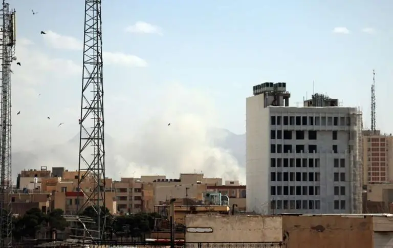 Haos u Persijskom zalivu se nastavlja: Eksplozije u Dubaiju, mete američke i izraelske baze (VIDEO)