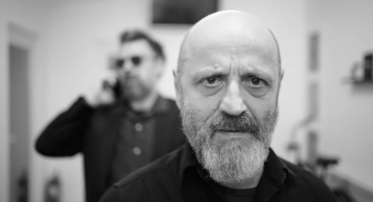 Nakon viralne zezancije Kekin se uozbiljio i objavio pjesmu “Neispravni vokalist”