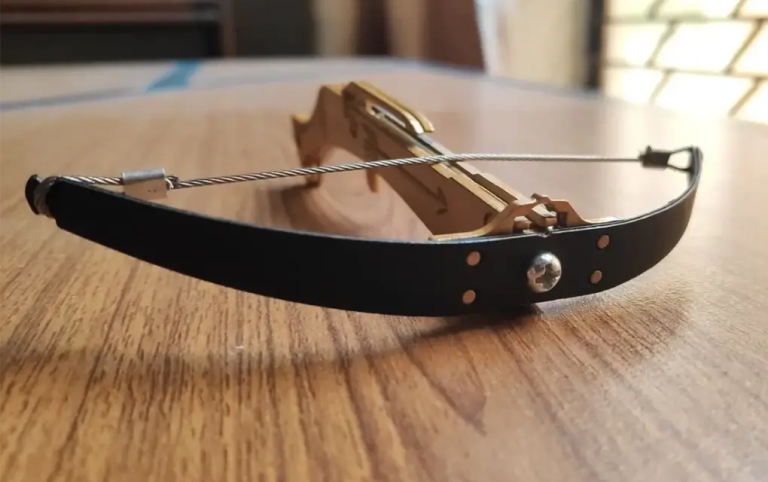 Jeziv zločin u Srbiji: Samostrijelom usmrtio suprugu i ranio majku, pa se ubio