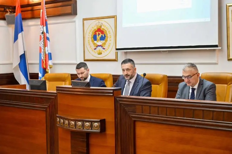 Štrajk vaspitača iz Banjaluke: Odbornici raspravljaju o neisplaćenim platama i povećanju od 20 odsto. Ovo su prve izjave…