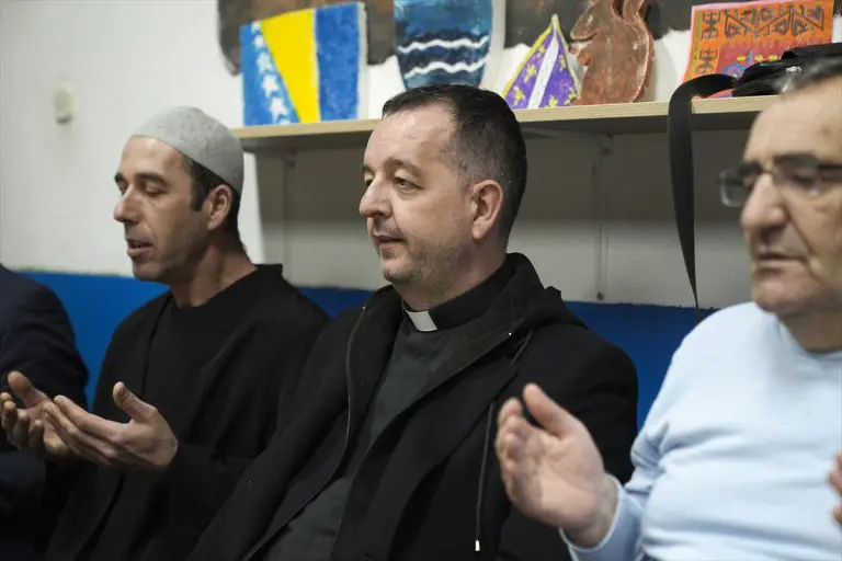 Sveštenik i imam za iftarskom sofrom: Budućnost Bosne i Hercegovine je u zajedništvu