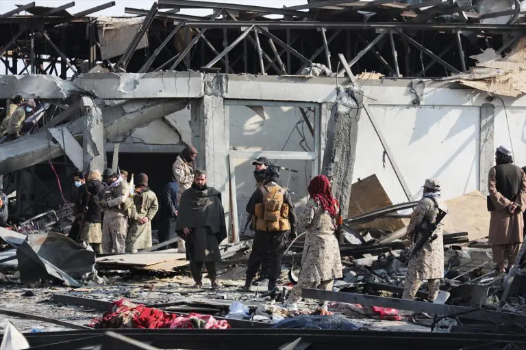 Afganistanski zvaničnik: Najmanje 400 poginulih u pakistanskom zračnom napadu