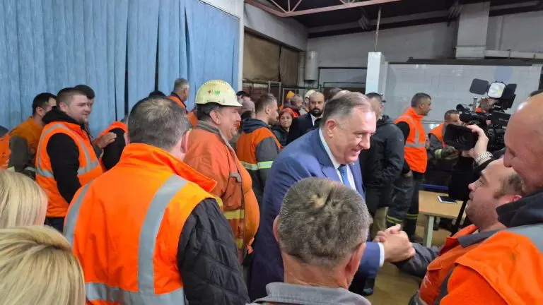 Dodik otišao u rudnik “Nova Ljubija”. Radnici prekinuli štrajk