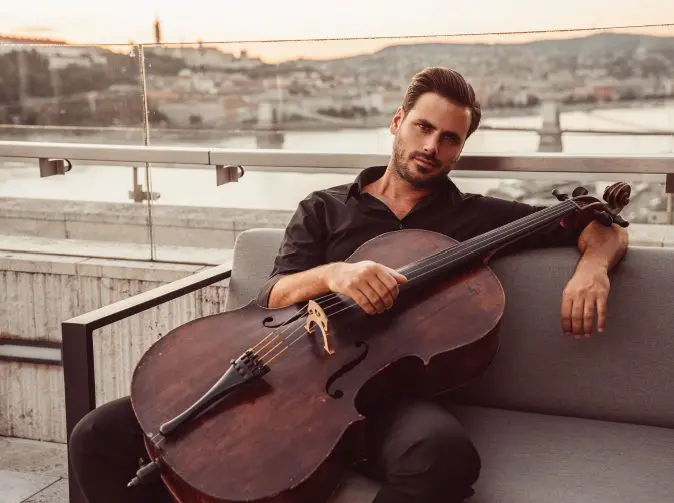 Stjepanu Hauseru otkazan koncert zbog snimka na Instagramu? Sporan video na kojem svira “Kaljinku” (Video)