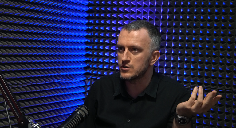 „Mama mi je odmah rekla: MUP laže, David je ubijen“ – Ozren Perduv u novom BUKA podcastu