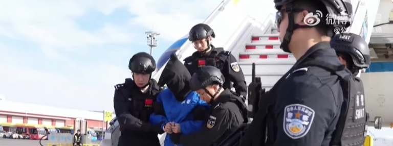 Bio je simbol uspjeha, zarađivao je milijarde. Na kraju je s kukuljicom na glavi vraćen kući