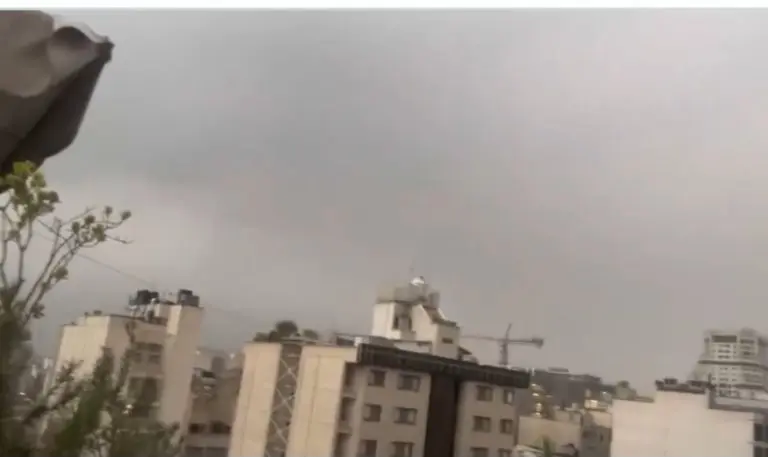 Teheran: Pada crna kiša