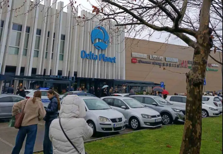 Dojava o bombi i u tržnom centru Delta, u toku evakuacija!
