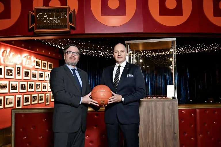 Ujedinjeni u humanosti: Potpisana lopta Luke Dončića i donacija HIT Coloseuma Udruženju “Srce za djecu”