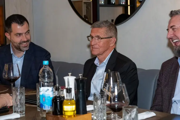 Bivši Trumpov savjetnik u Banjaluci, govorio o ratu u Iranu, radikalnom islamu i kako “Amerikanci ne vole Evropsku uniju”