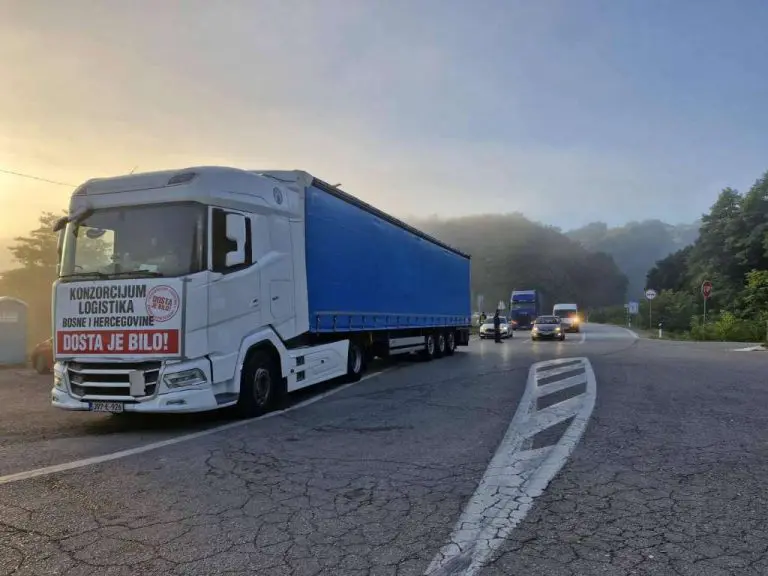 Na ovom graničnom prelazu ne odustaju od protesta: “Vjerovatno će uslijediti kazne, ali nastavljamo”