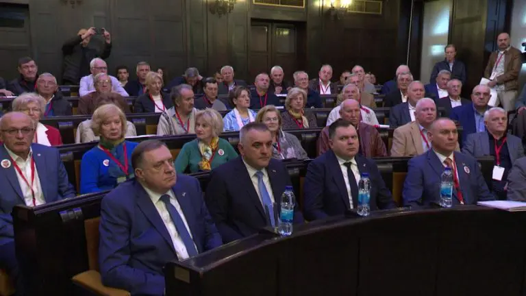 Prave patriote idu u APS, a lažne će u aps zbog pokušaja pljačke!