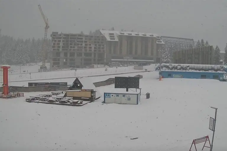 Snijeg na Jahorini u aprilu izazvao kolaps