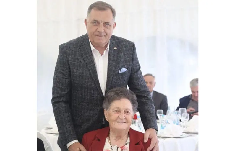 Preminula majka Milorada Dodika