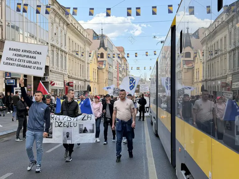 Kako i zašto su ugašeni protesti mladih u Sarajevu?