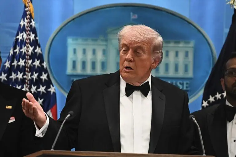 Trump: Iran će biti “vrlo teško pogođen” ako ne otvori Hormuški moreuz “veoma brzo”