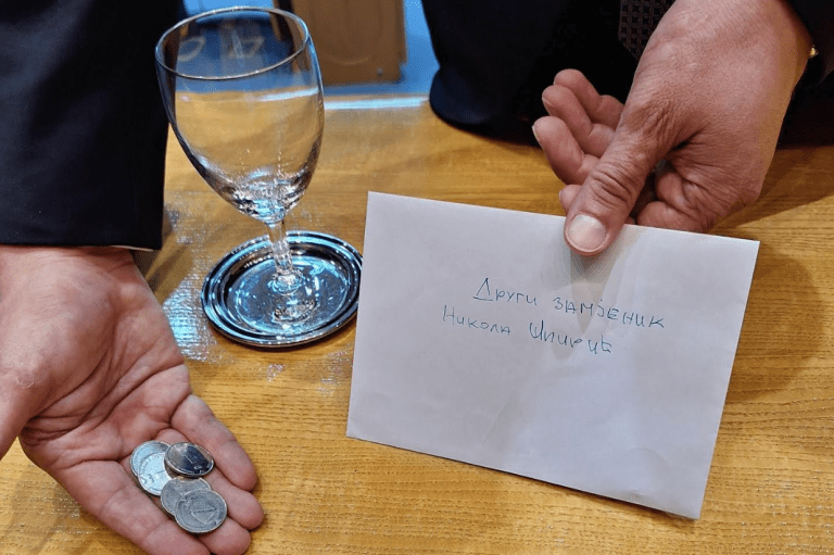 Špirić dobio 5 KM, opet srušen kvorum: “SNSD je dobio novog neformalnog predsjednika”