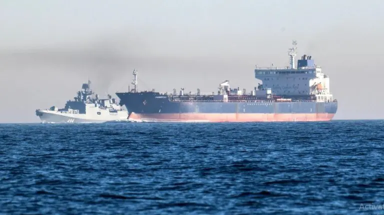 Šamar Londonu: Ruska fregata i tankeri prošli tik uz obalu Engleske, britanski premijer nemoćan uprkos prijetnjama