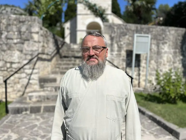 Iguman Danilo Pavlović za Buku: Istorija nas uči da vlast, kad nema granicu, lako postaje nasilje