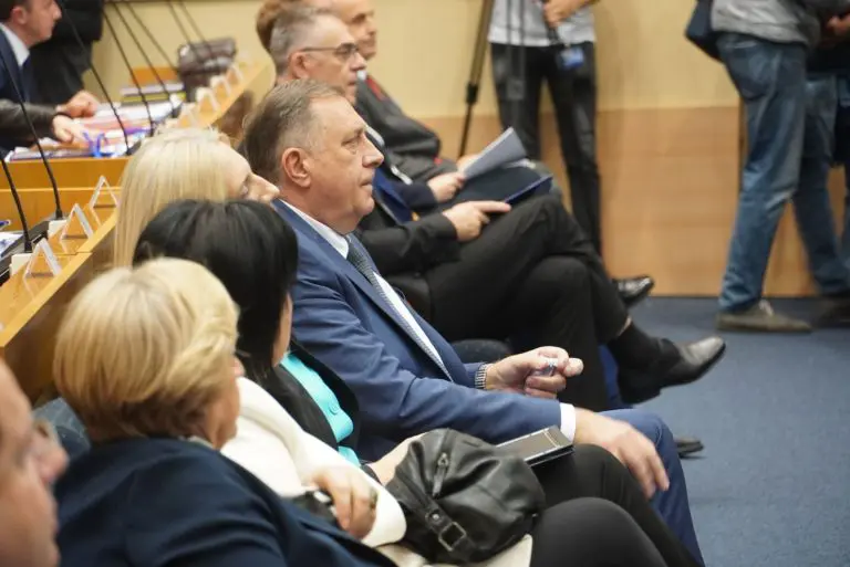 Aleksandra Pandurević: Dodik vegeta