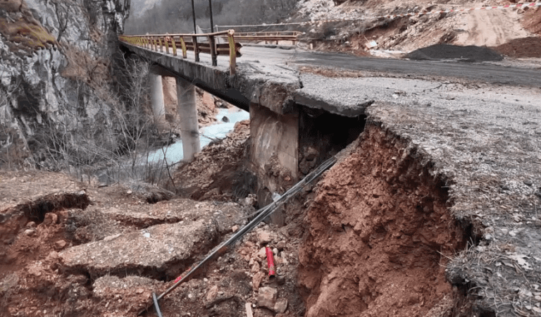 Lažna obećanja vlasti u RS: Umjesto autoputeva – makadam, struja skuplja i do 50%