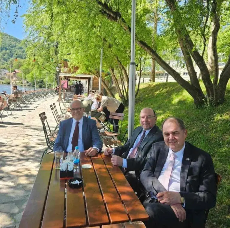 Šmit uživao na obali Vrbasa: Niko ga nije ometao prilikom posjete?!