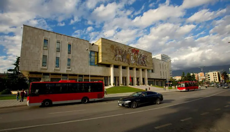Američka ambasada objavila upozorenje za Albaniju!
