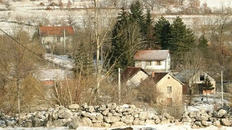 Povratničke porodice u selu kod Drvara na meti konstantnih pljački i napada