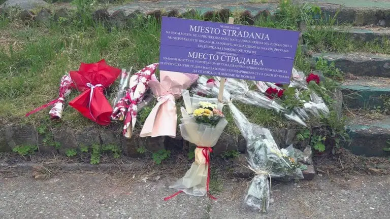 Brčko: Na mjestu ubistva bošnjačkih civila ponovo zatražena spomen-ploča, porodice i UDIK traže institucionalno priznanje zločina
