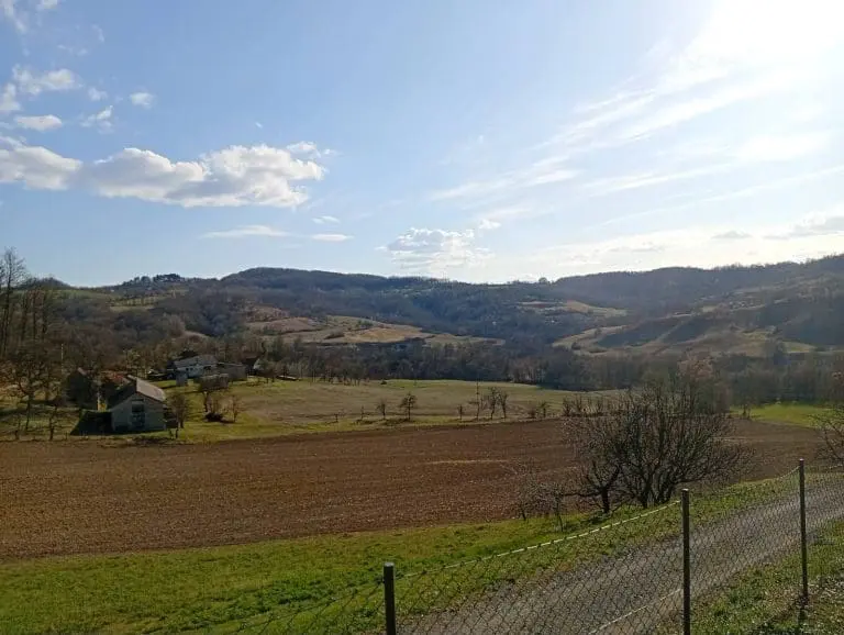Centar za životnu sredinu (Centar) podnio je tužbu protiv odluke Vlade Republike Srpske (Vlada) kojom se dodjeljuje koncesija za istraživanje uglja na ležištu “Devetaci” kod Novog Grada.