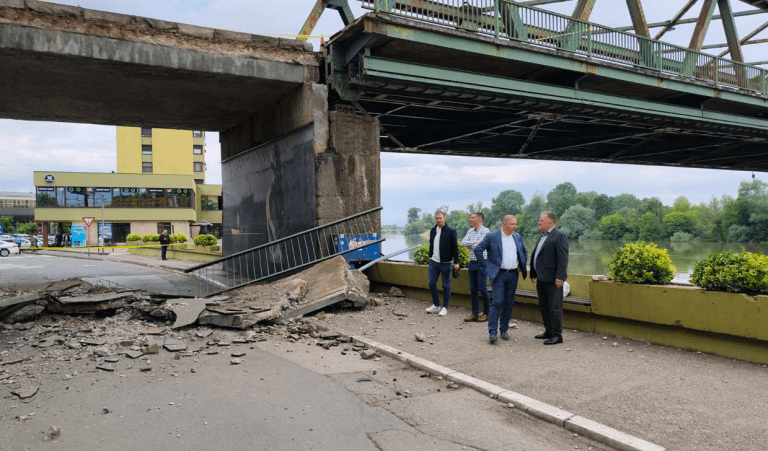 Oglasio se direktor Puteva RS nakon urušavanja mosta u Gradišci