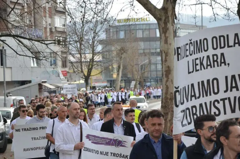 Tuzla: Ljekari od ponedjeljka stupaju u generalni štrajk