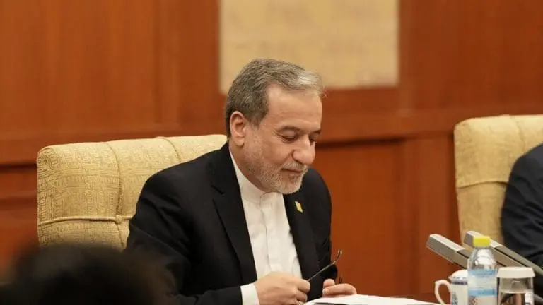 Iranski šef diplomatije: SAD se odlučuje za nepromišljenu vojnu avanturu umjesto diplomatije