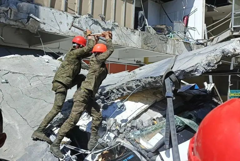 Zemljotres jačine 7,8 stepeni usmrtio najmanje 14 ljudi, još sedam osoba nestalo na jugu Filipina