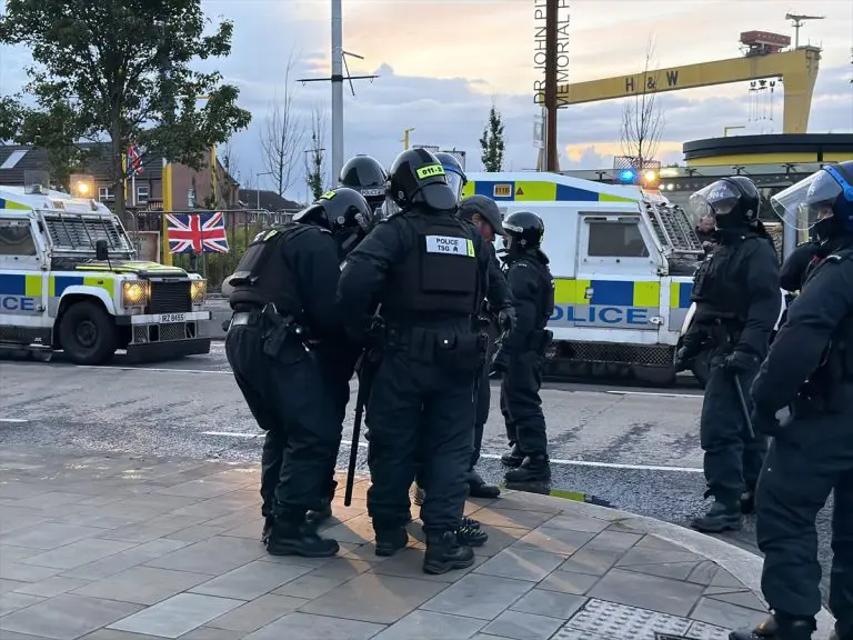 Neredi nastavljeni u Belfastu nakon napada nožem