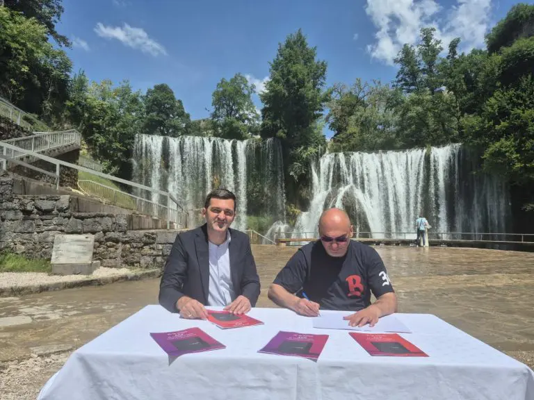 Muzički spektakl godine pod vodopadom u Jajcu: Severina i regionalne zvijezde stižu na Desant 2026!