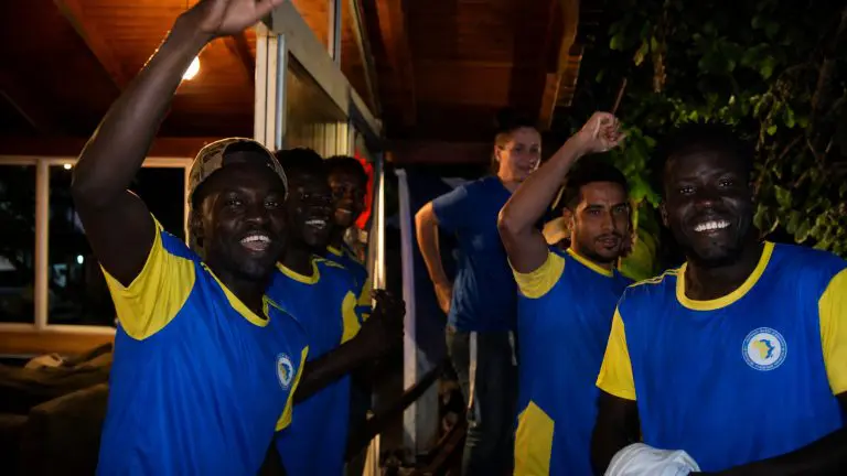 Ovako migranti slave pobjedu Zmajeva uz Halida (VIDEO)