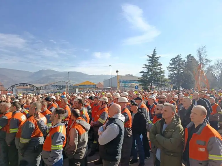 Radnici Nove Željezare Zenica stupili u radnički neposluh