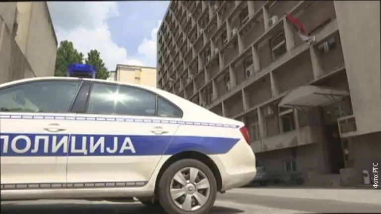 Dojave o postavljenim bombama u velikom broju škola širom Srbije
