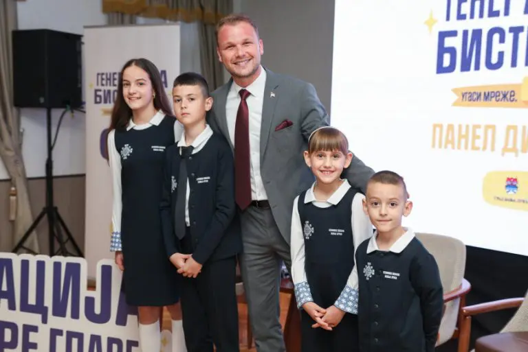 Izabran ponuđač: Evo kako će izgledati đačke uniforme za sve osnovce u Banjaluci