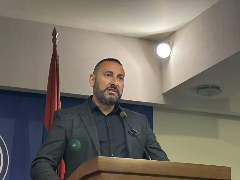 POTRES U VUKANOVIĆEVOM POKRETU: Milan Minja Savanović napustio „Za pravdu i red“, pita gdje su pare kluba!?
