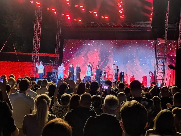Bijelo dugme na Kastelu: Noć nostalgije, emocija i pjesama koje se ne zaboravljaju