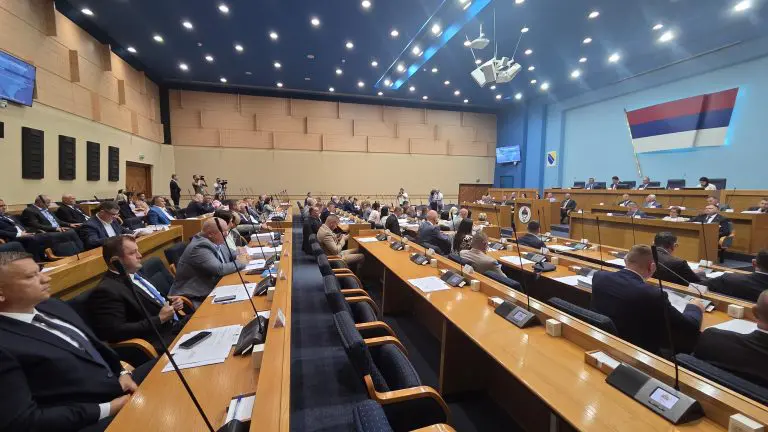 Sjednica NSRS: Evo kome se povećavaju plate za 5%