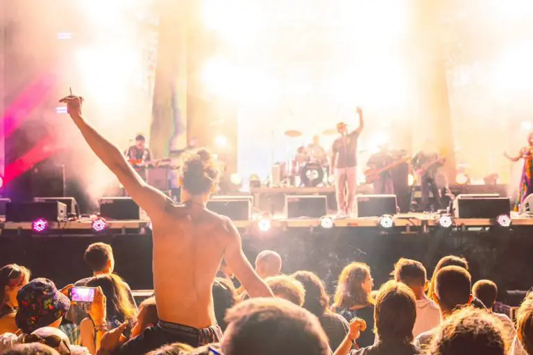 Počeo OK FEST: Noć koja je pomirila reggae i punk
