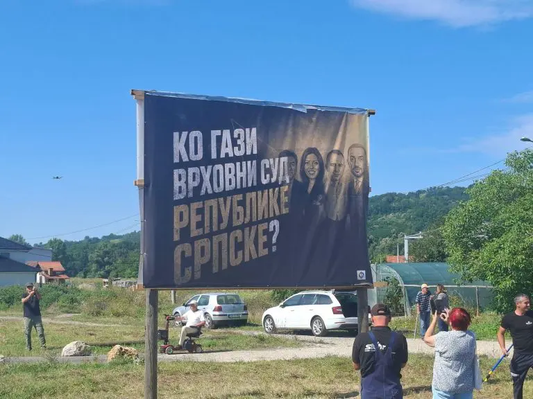 Restart Srpska nakon uklanjanja bilborda najavio novi: „Nećemo stati dok se ne sprovedu akti Vrhovnog suda“