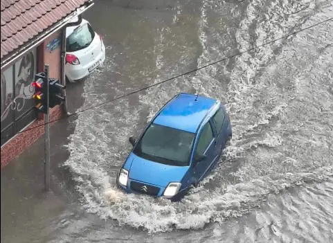 Nevrijeme poharalo Zvornik: Pokrenula klizišta, građani traže pomoć (VIDEO)